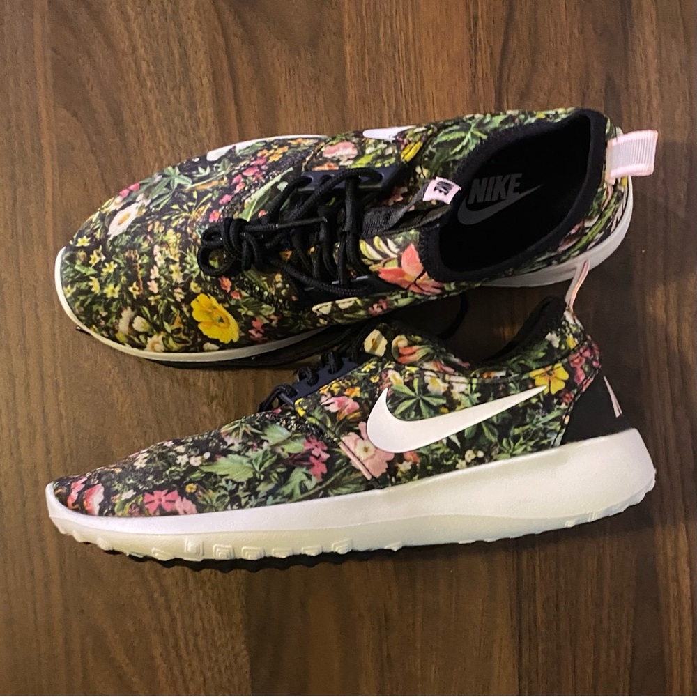 Nike Juvenate SE NWT